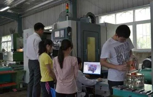 做什么模具工资高又赚钱 模具做什么好
