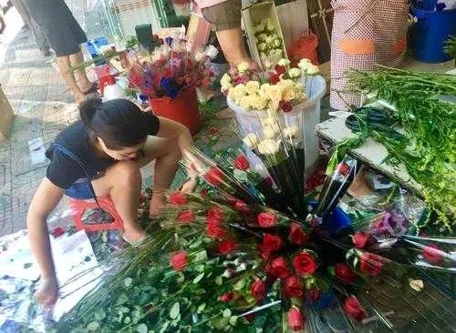 现在做什么生意卖花赚钱 现在做什么生意卖花赚钱呢