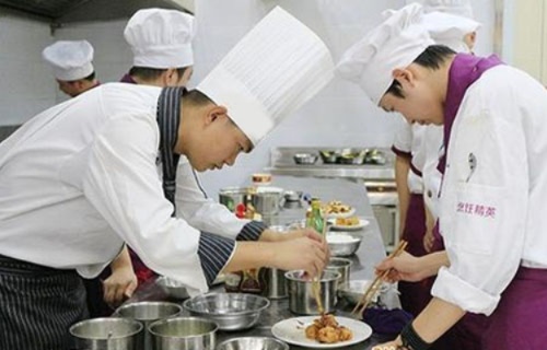加盟饭店厨师怎么办理 加盟店厨师是怎么找的