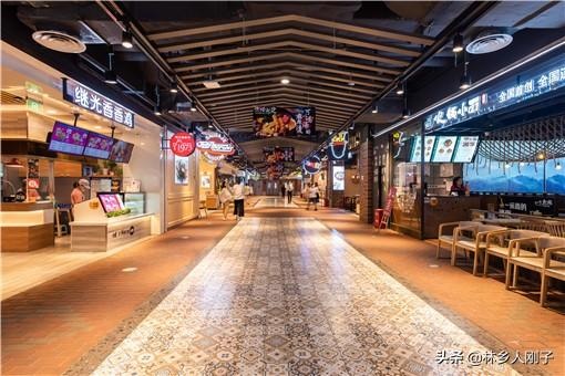 在县城商场做什么生意赚钱 县城商场商铺值得投资吗