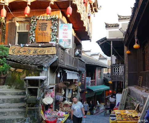 湘西古镇开店做什么好赚钱 湘西土家族苗族自治州古镇