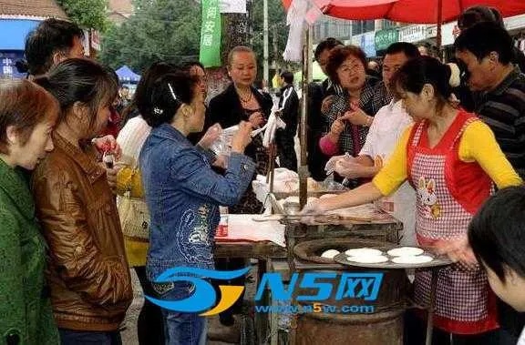 镜湖家装板材，环保与品质的国民品牌如何征服中国市场