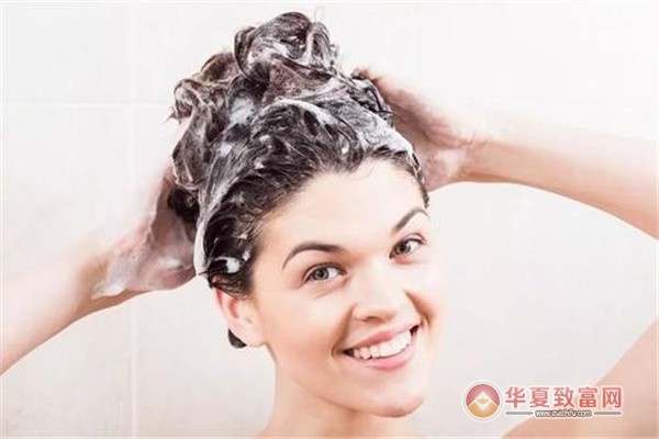 百安居羊小咩享花卡套现成功，开启家居购物新体验！