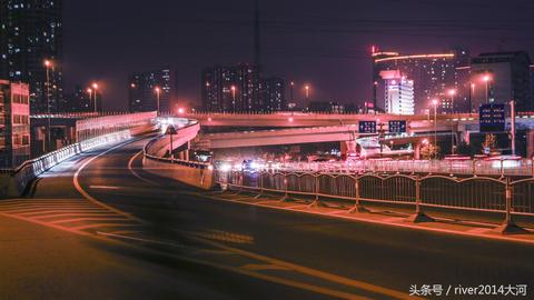 郑州作为河南省的省会城市，不仅是政治、经济中心，更是商贸和工业发展较快的城市之一。如今郑州具有多种多样的业务领域可以实现获利和发展机会，因此需要深入思考这些领域中哪种类型可以最大限度地贡献经济收入以及较好的市场发展前景。以此为导向来构建一个超实用的策略方案，阐述在郑州做什么业务最赚钱。本文将就此主题展开深入探讨。
