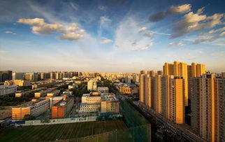 石家庄作为河北省的省会城市，近年来经济发展迅速，不断崛起的新产业与传统产业的结合为这片土地带来了丰富的经济活力。探讨“在石家庄做什么最赚钱”的话题时，需要考虑城市的发展趋势、产业布局、政策支持以及市场需求等因素。本文将从多个角度进行深入探讨和分析。