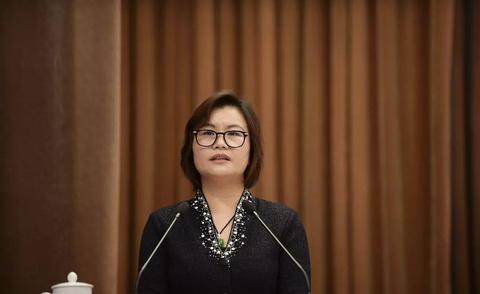 毕业女生如何选择职业方向实现财富增长，多元领域的探索与洞察