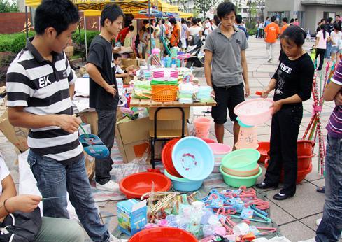 摆地摊手工艺品创业之路，发掘手工价值的无限商机
