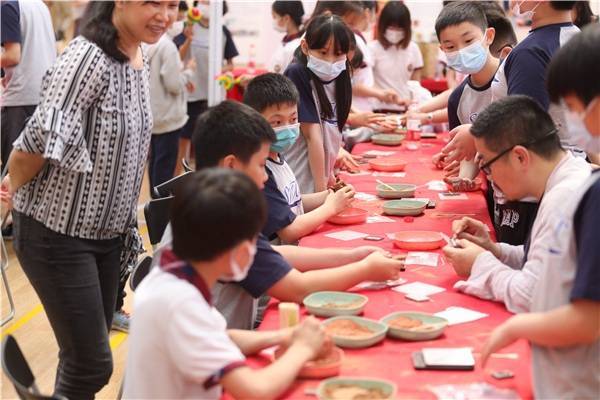 医药品牌展台图片欣赏，展现科技与人文的完美结合