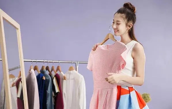 女装试衣兼职，时尚之路上的赚钱新机遇