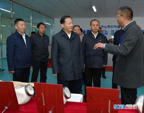 什么生意是选择的一条既能挣钱又保持干净整洁的路？—— 现代线上商业拓展创意解读