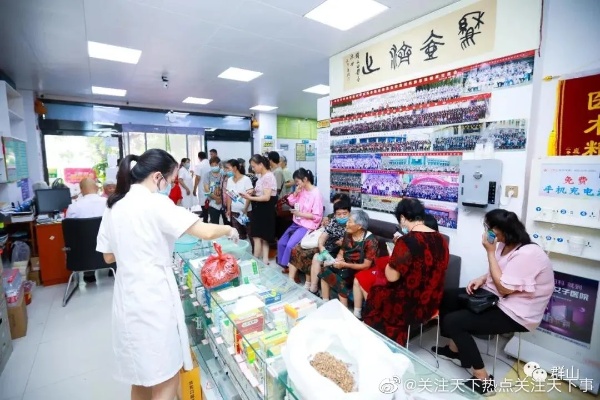 如何轻松区分干洗衣服的品牌，一看、二闻、三对比