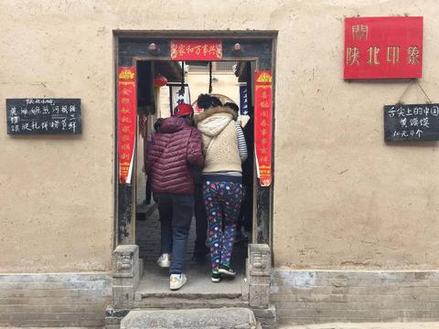 不掏房租下的生意经，创新与智慧引领赚钱新路径