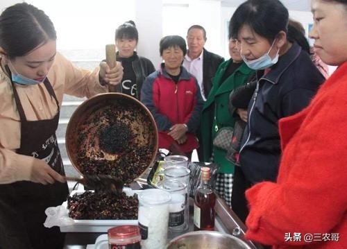 农人九根创新美食之路，探索乡村美食赚钱新篇章