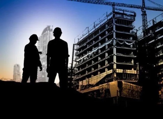 建筑包工头，如何利用市场机遇赚取高额利润？