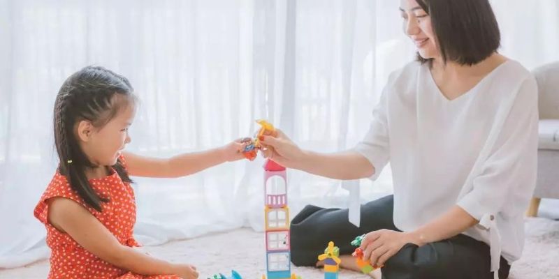 陪伴与赋能，母亲带女儿赚钱的优选之路