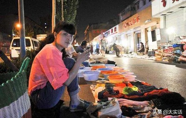 暑假摆地摊，如何选择赚钱生意