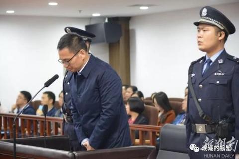 清吧上班能做什么兼职赚钱 清吧上班一般多少钱一个月