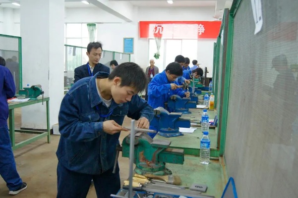 技校在校做什么赚钱的工作 在技校怎么挣钱
