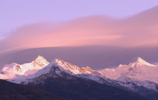 瑞士风情手绘蛋糕，甜蜜邂逅阿尔卑斯山的美景