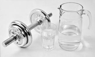 冰箱矿泉水推荐指南，6大品牌实测+选购秘籍，喝出健康好水